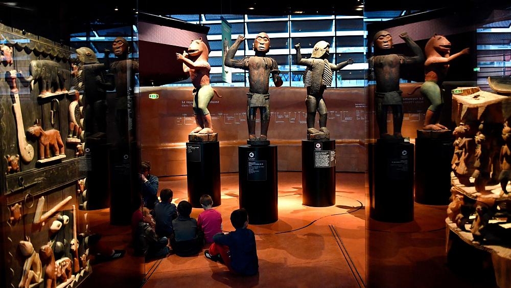 French MPs approve return of looted historical artefacts to Benin and Senegal