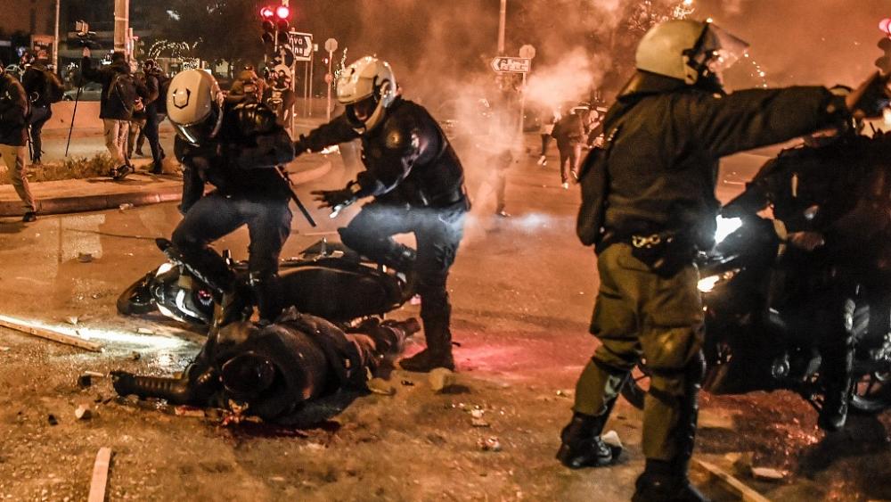 Greece: Three police officers wounded in protest against police violence