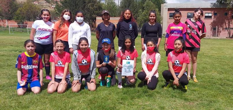 Football for Friendship awards Bolivian &#039;superwomen&#039; girls academy
