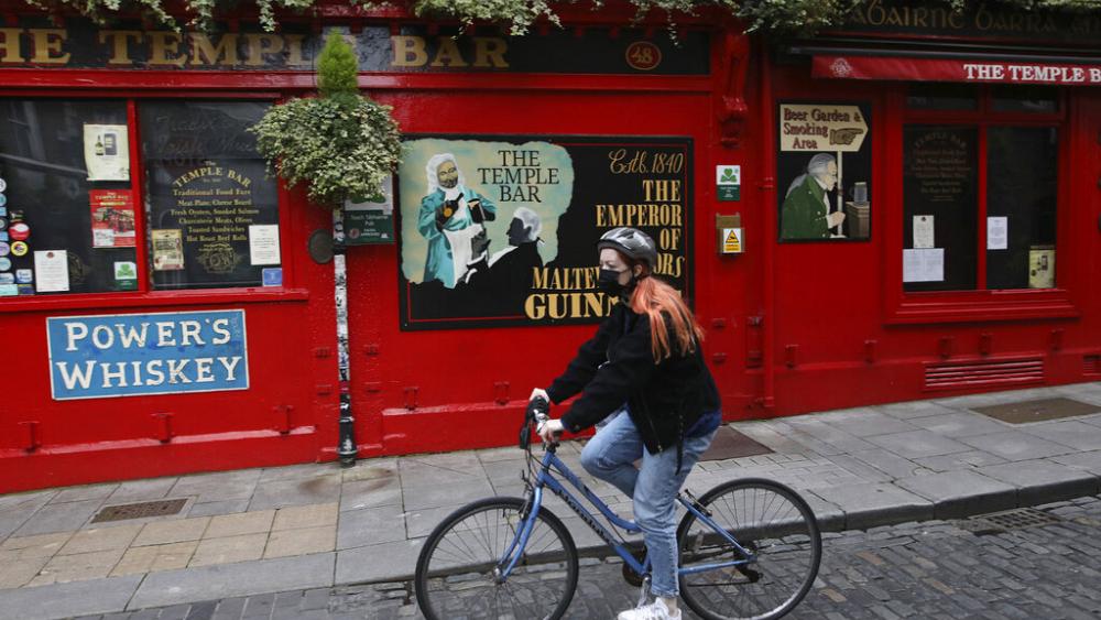 St Patrick's Day: Sobering milestone as Irish pubs closed for a second consecutive March 17