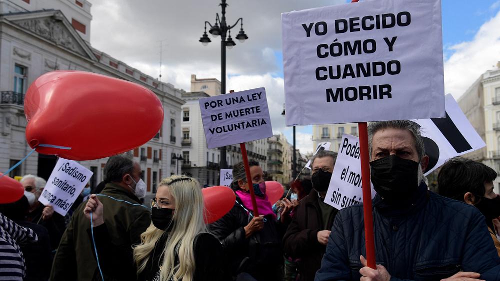 Spain legalises euthanasia and assisted suicide despite conservative opposition