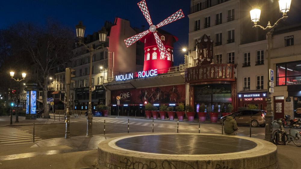 France: New COVID-19 beset by technical glitches, public confusion