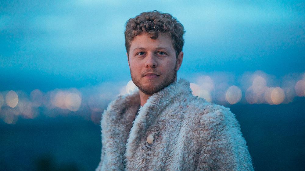 Meet the thrill seeker famous for running the fastest 100 metres on stilts