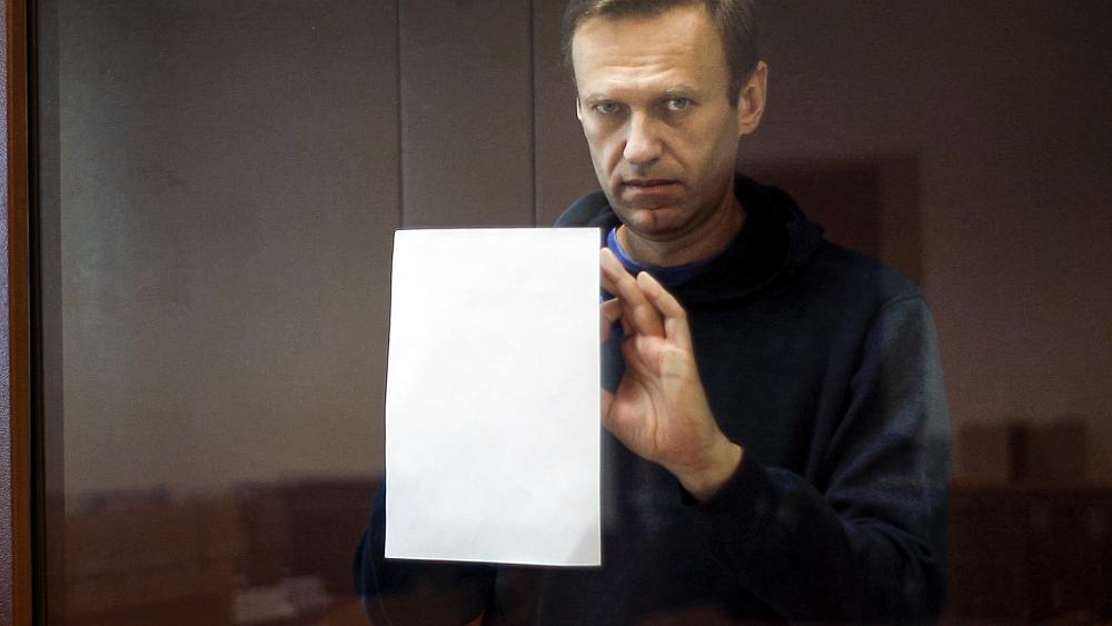 Alexei Navalny: Imprisoned Kremlin critic says he could face solitary confinement