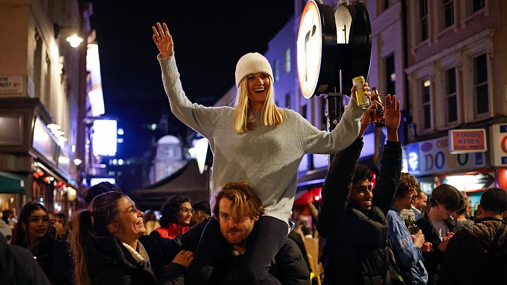 In pictures | Unrest in the US, tension in Ukraine, lockdown eases in England