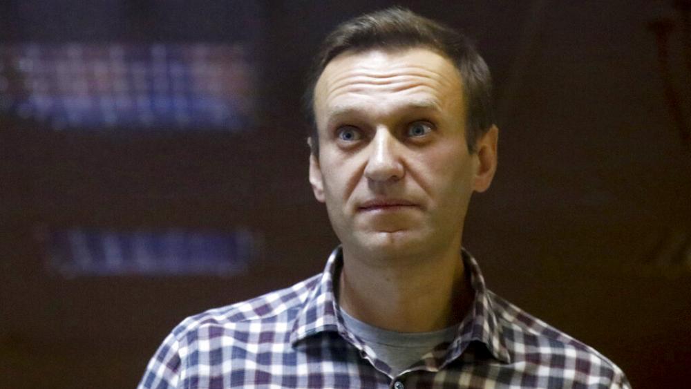 Russian medics sound alarm over Alexei Navalny's blood test results