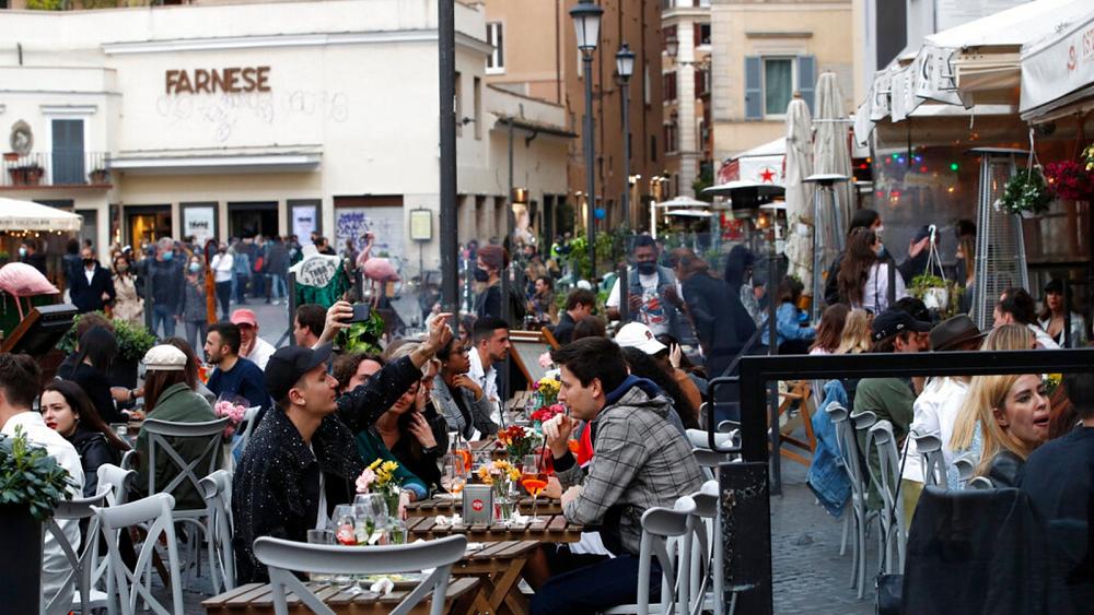 Al fresco dining returns to Italy as COVID-19 restrictions ease