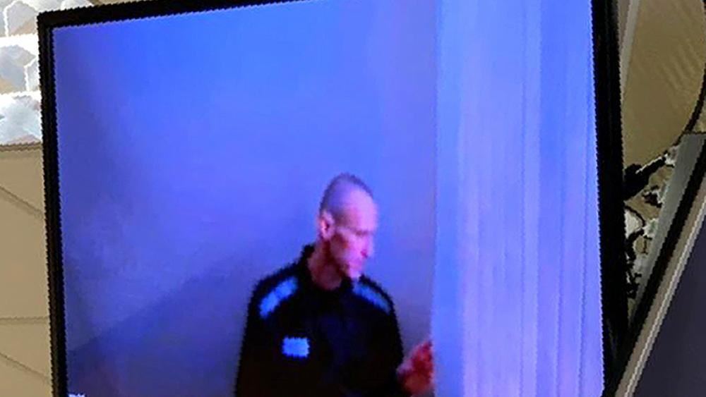 'I'm just a creepy skeleton': Navalny makes first appearance since ending his hunger strike