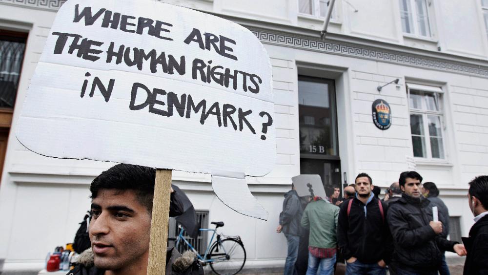 Does Denmark want to send its refugees to Rwanda?
