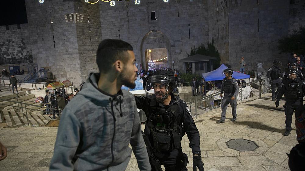 Israel-Palestine: EU urges de-escalation after 200 wounded in Jerusalem clashes