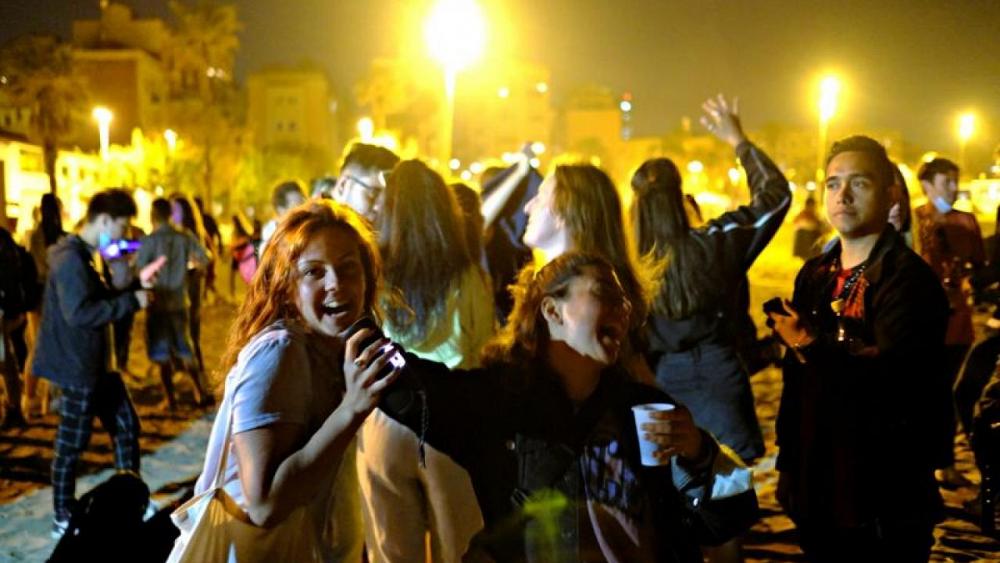 'Freedom' fiestas: Spaniards celebrate end of COVID curfew