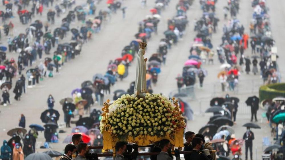 COVID curbs leave Portugal's Fatima pilgrims out in the cold