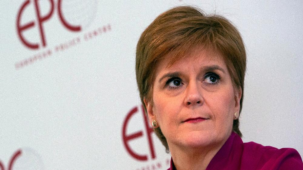 Nicola Sturgeon condemns Glasgow immigration raid that saw standoff between protesters and police