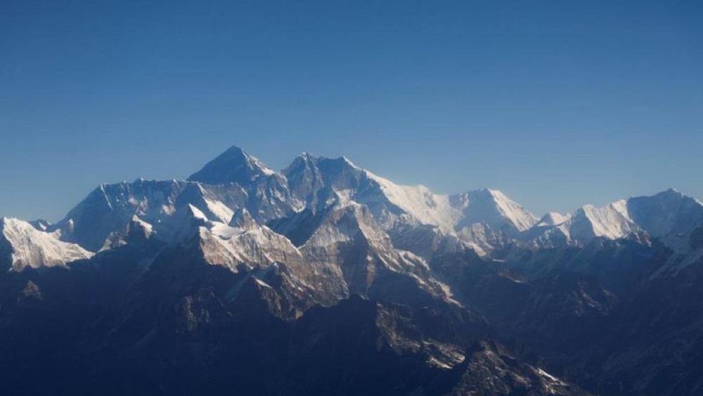 China cancels Everest spring climbing over coronavirus worries