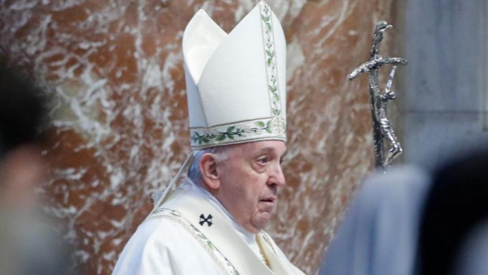 Do not give into to evil and division, Pope tells Myanmar community