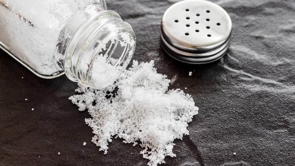 A wireless chip the size of a grain of salt could soon make devices like pacemakers obsolete