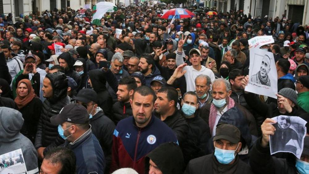 Algerian protesters face crunch point as police prepare crackdown