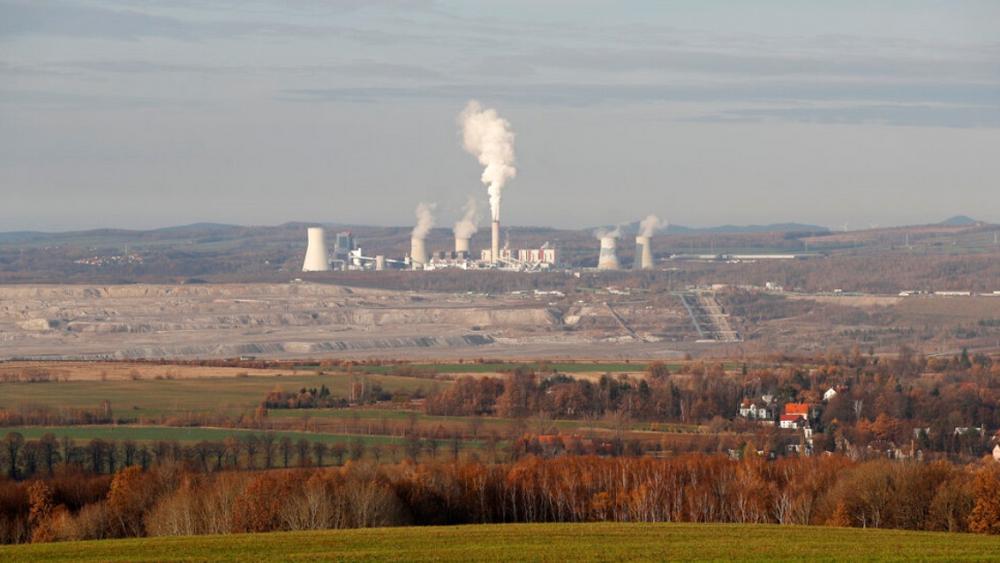 Poland told to halt brown coal mine near border with Czech Republic