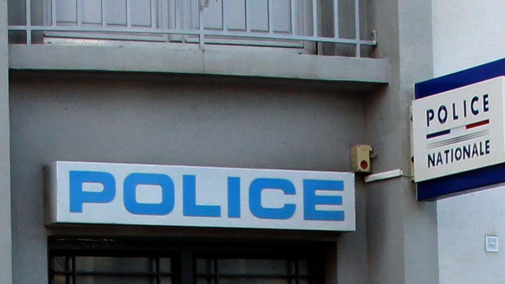 Man arrested after making 27,000 calls to French police in two months