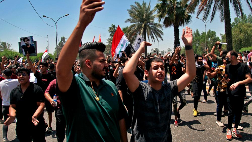 Iraq protests: One killed amid clashes between demonstrators and security forces
