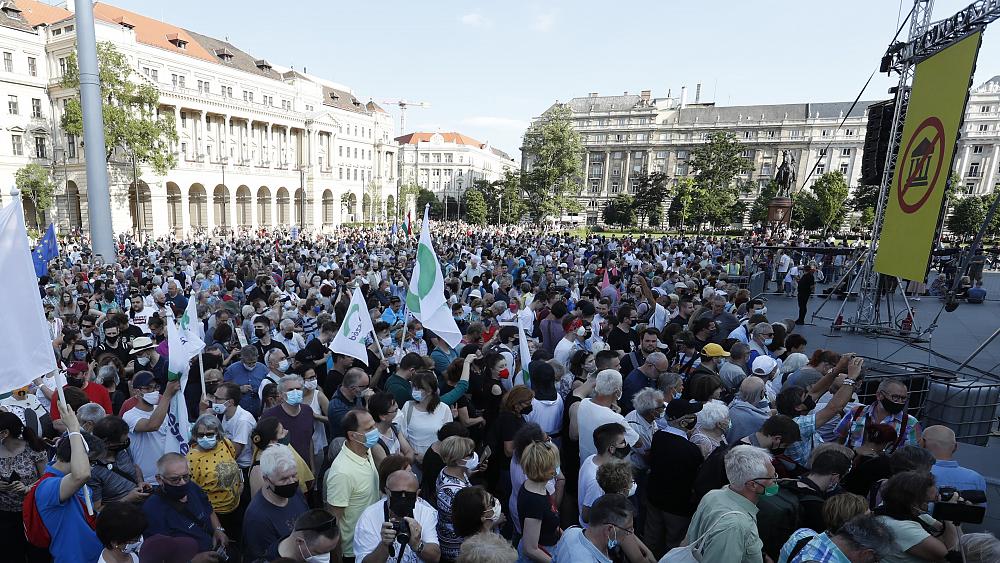 Crowds in Budapest rally against Chinese university campus plan