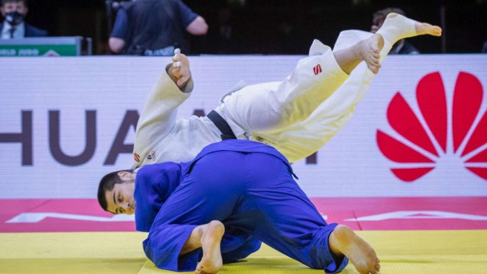 Japanese judoka take the honours on heavyweight day in Budapest