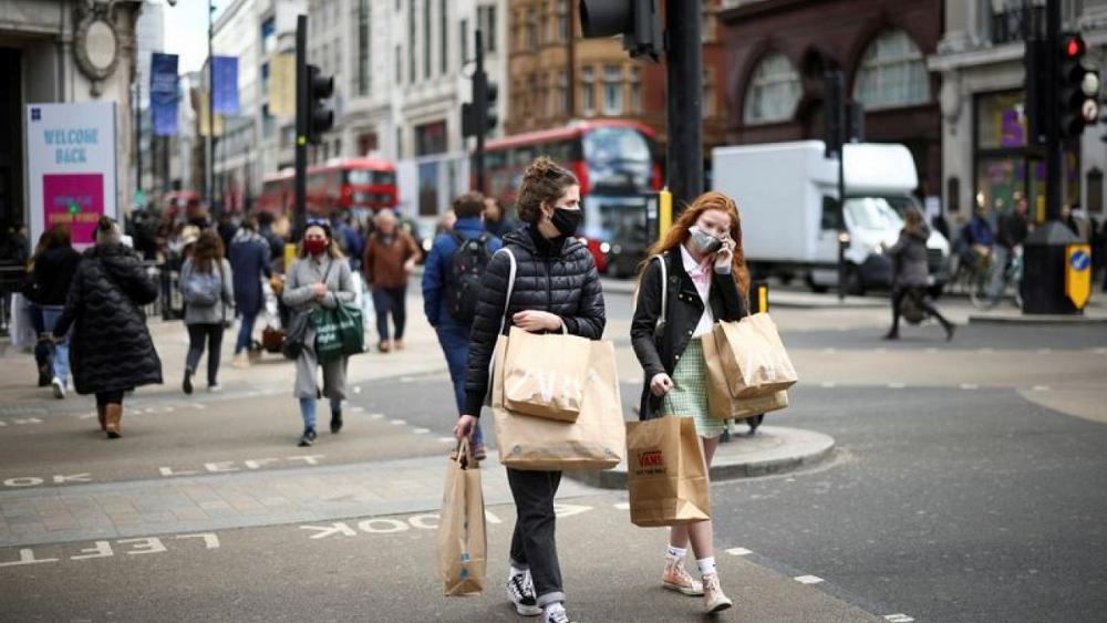 UK consumer sentiment holds at post-COVID high